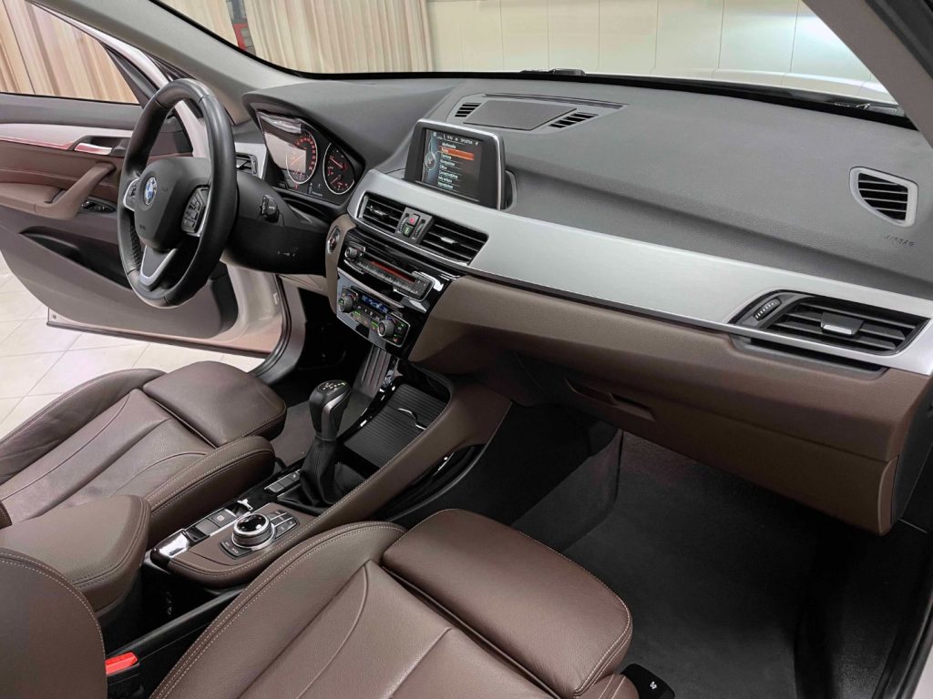 BMW X1 SDRIVE 18I SPORT LINE AUTO - 52