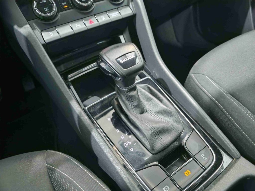 SKODA Karoq 2.0 TDI EVO SCR 115 CV DSG Executive - 8