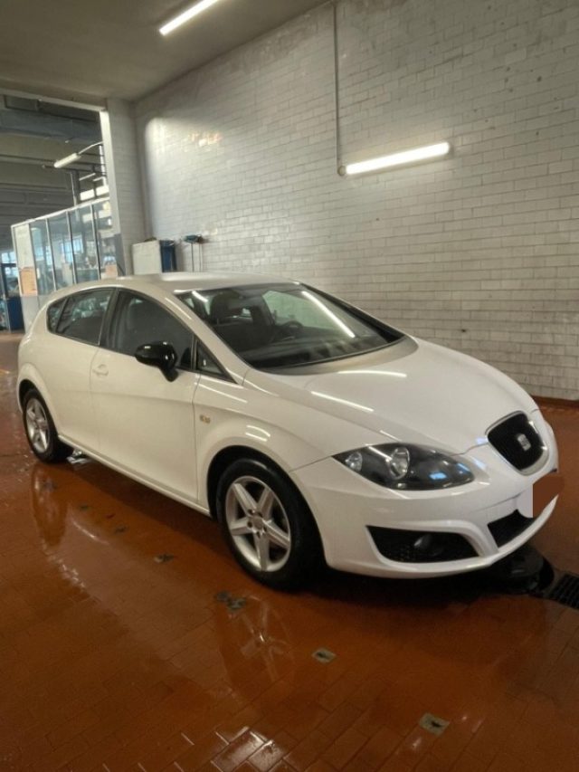 SEAT Leon Bianco pastello