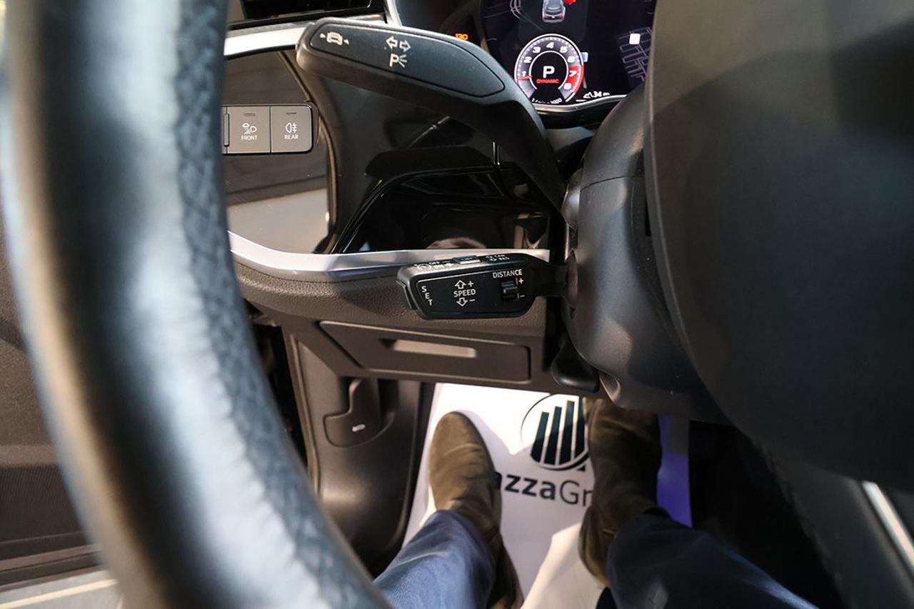 AUDI Q3 35 TFSI S-Tronic Business Advanced - 22