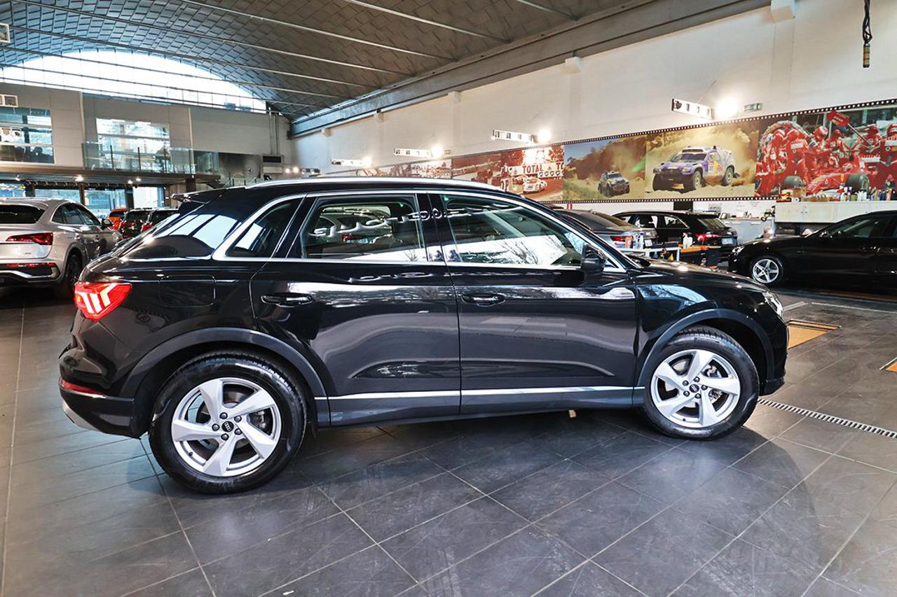 AUDI Q3 35 TFSI S-Tronic Business Advanced - 10