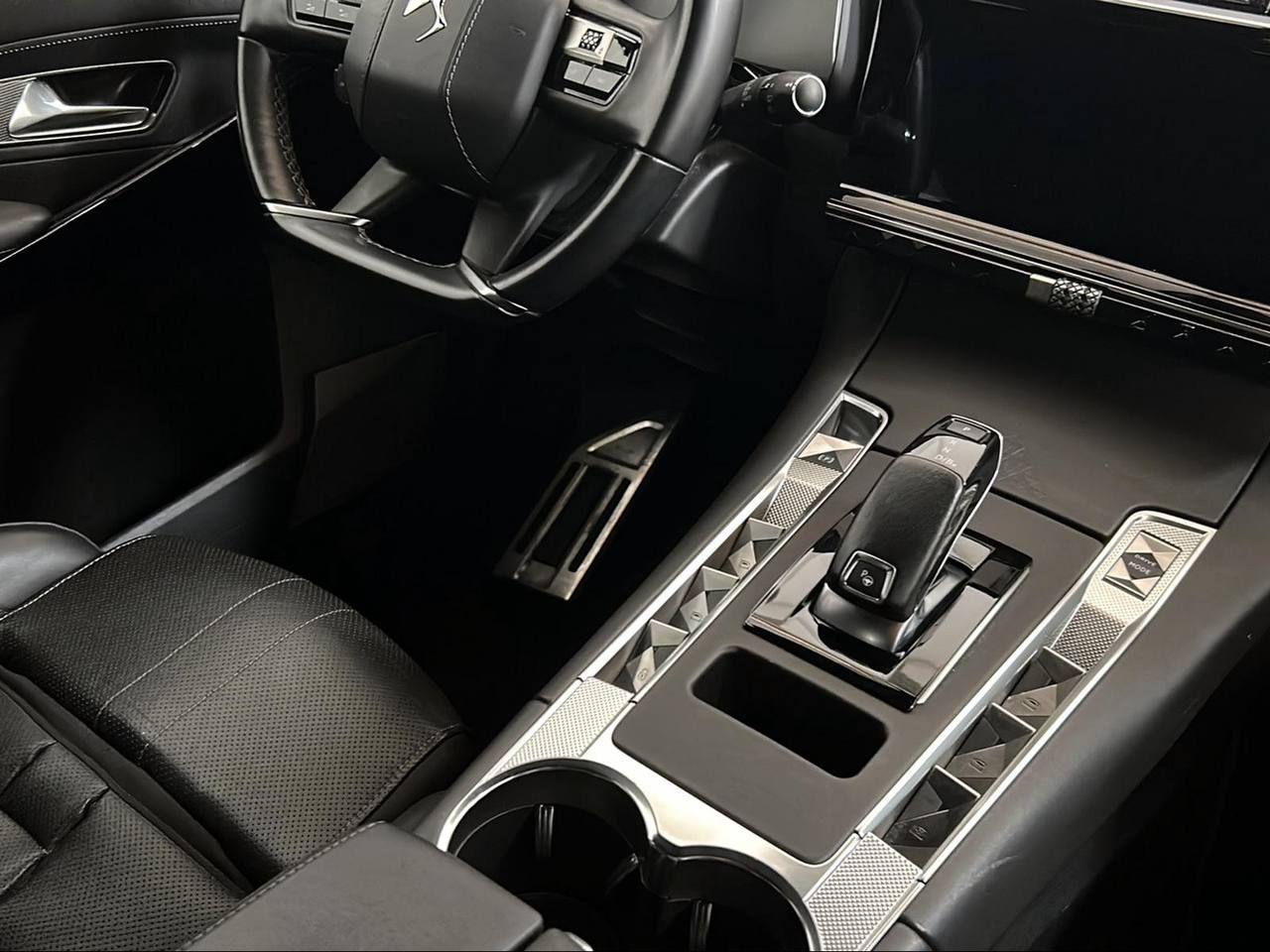 DS AUTOMOBILES DS 7 Crossback E-Tense 4x4 Louvre TETTO APRIBILE - 28