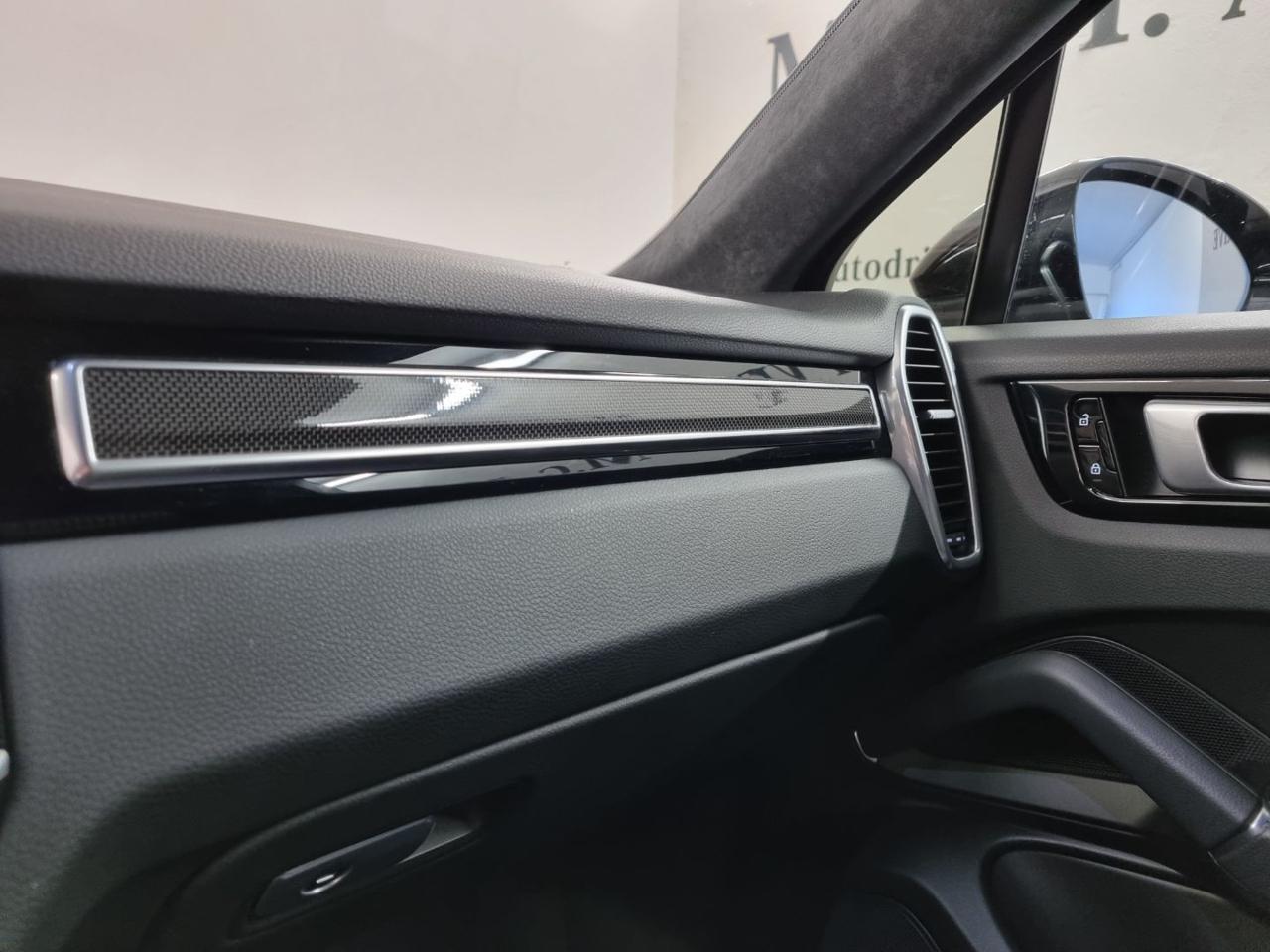 PORSCHE Cayenne 3.0 V6 PackSportAlleggerito - 32