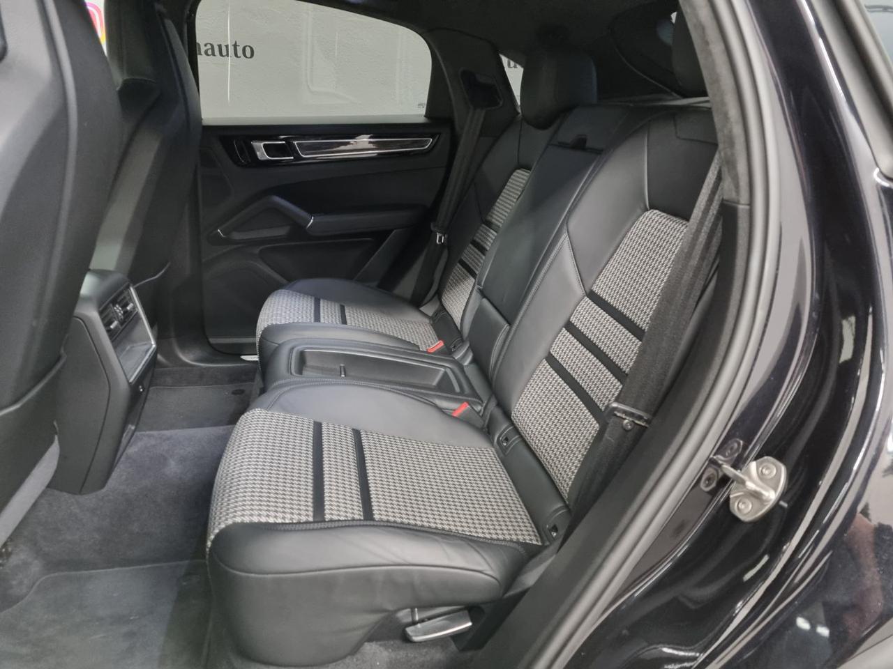 PORSCHE Cayenne 3.0 V6 PackSportAlleggerito - 47