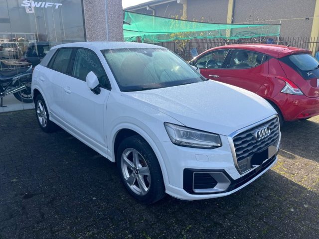 AUDI Q2 Bianco pastello