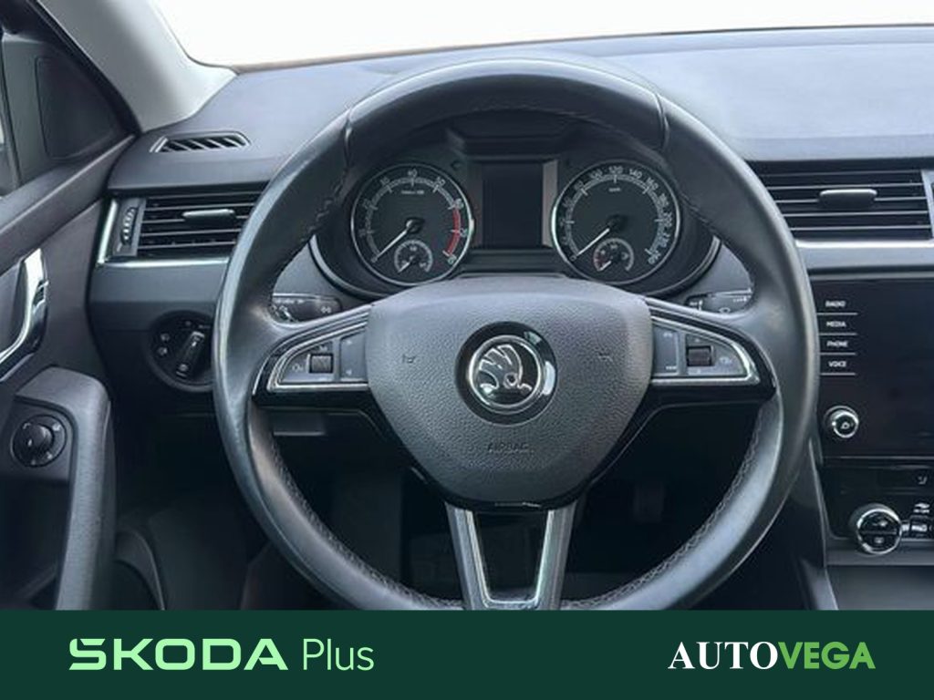 SKODA Octavia wagon 1.5 g-tec executive 130cv dsg - 9