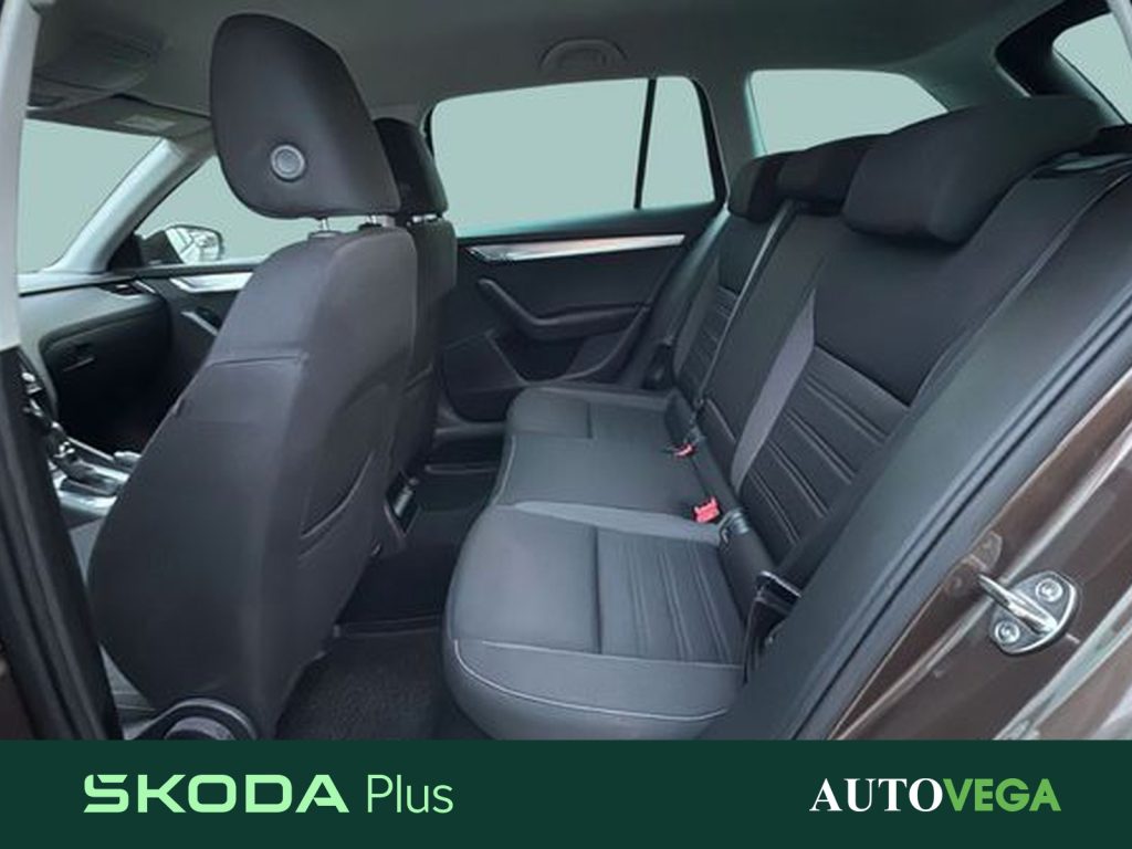 SKODA Octavia wagon 1.5 g-tec executive 130cv dsg - 17