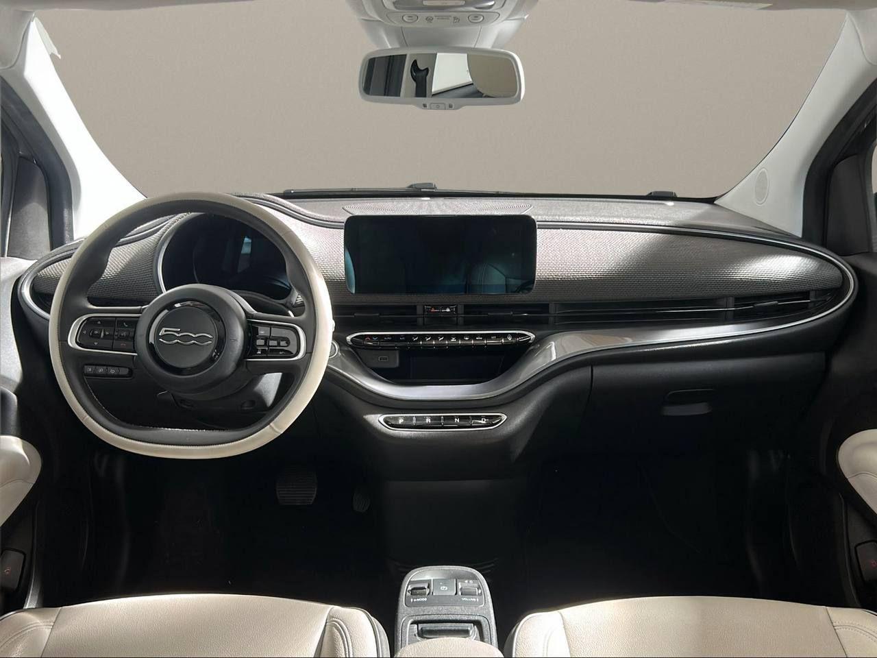 FIAT 500e Cabrio 42 kWh La Prima 320 Km autonomia - 14