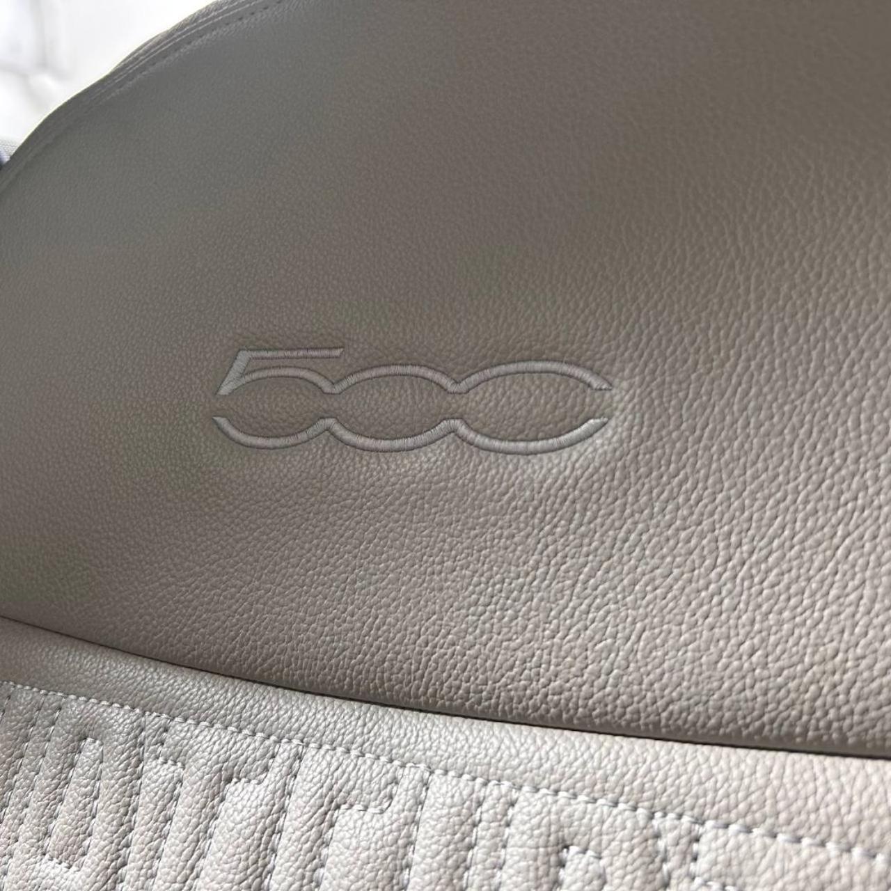 FIAT 500e Cabrio 42 kWh La Prima 320 Km autonomia - 11