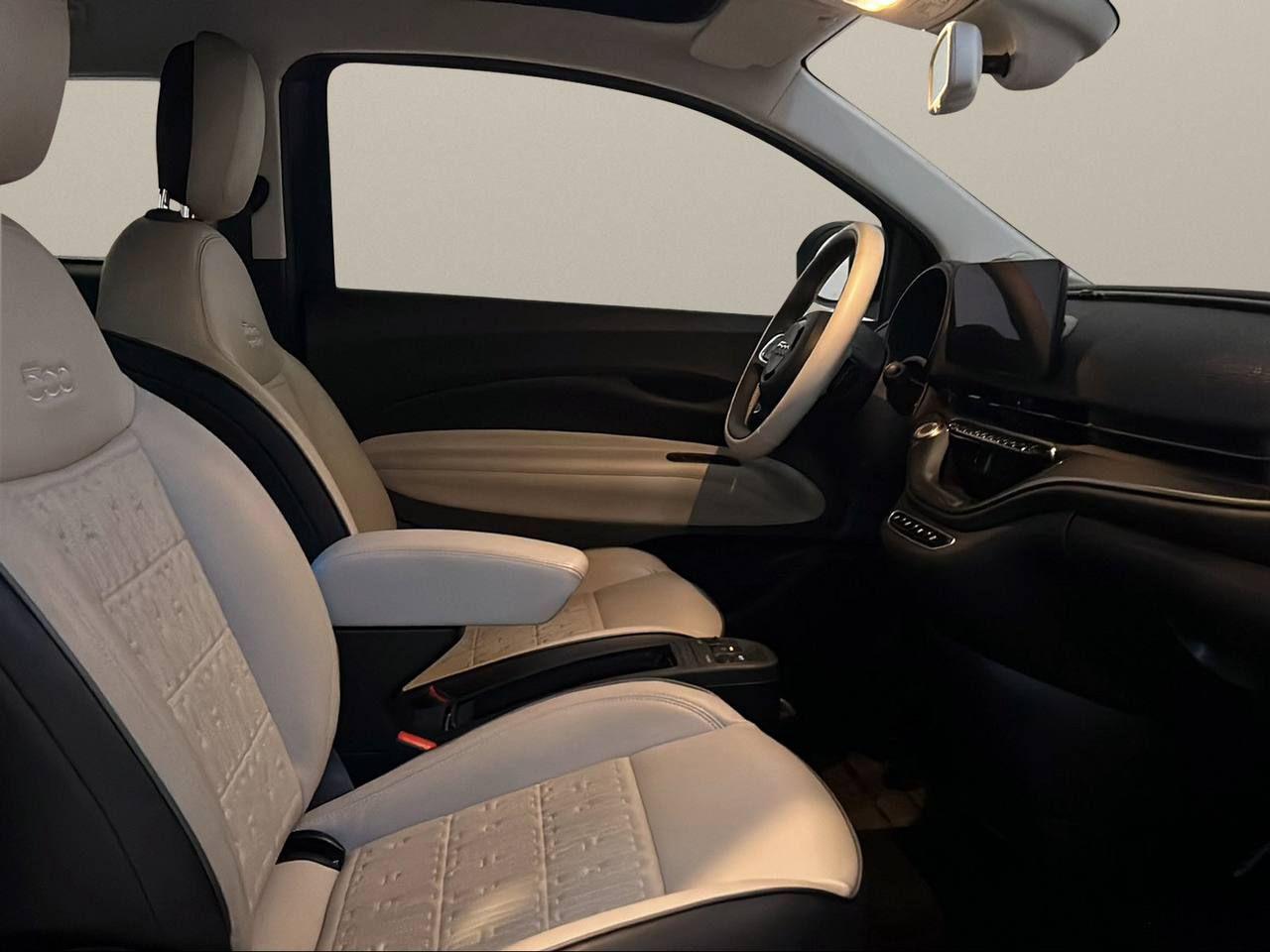 FIAT 500C Cabrio 42 kWh La Prima 320 Km autonomia - 12