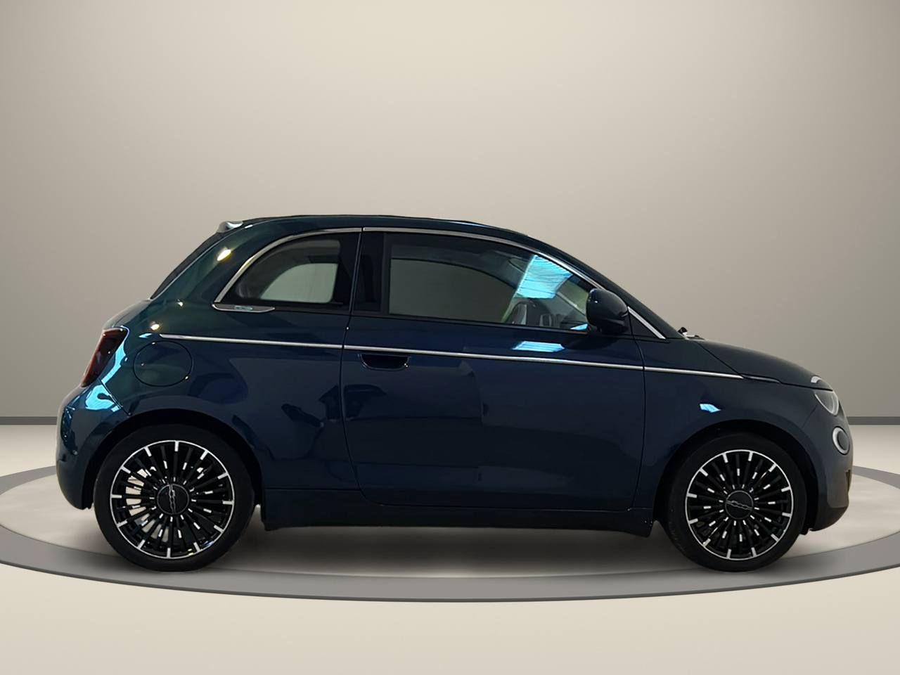 FIAT 500C Cabrio 42 kWh La Prima 320 Km autonomia - 4