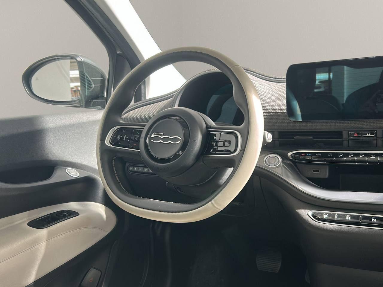 FIAT 500C Cabrio 42 kWh La Prima 320 Km autonomia - 24