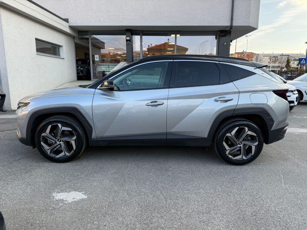 HYUNDAI Tucson 1.6 HEV aut. XLine - 2