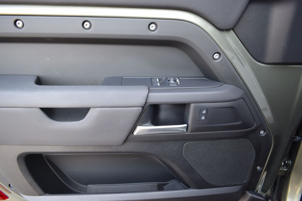 LAND ROVER Defender Defender 90 3.0D I6 200 CV AWD Auto S - 19