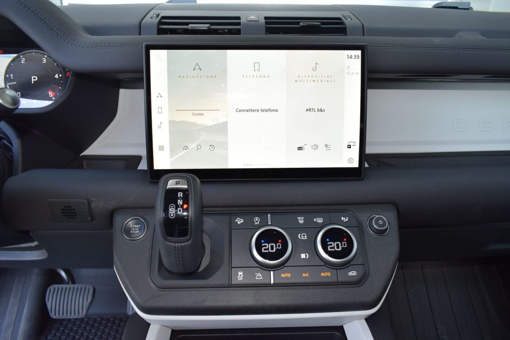 LAND ROVER Defender Defender 90 3.0D I6 200 CV AWD Auto S - 12