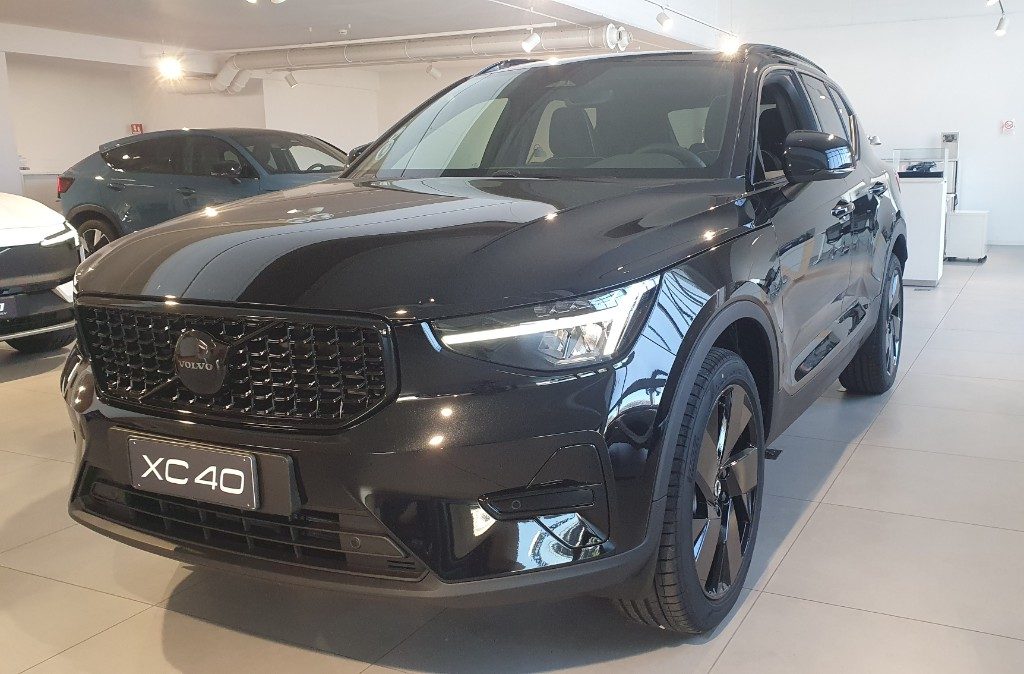 VOLVO XC40 nuova a Padova, Autoserenissima 3.0 Srl