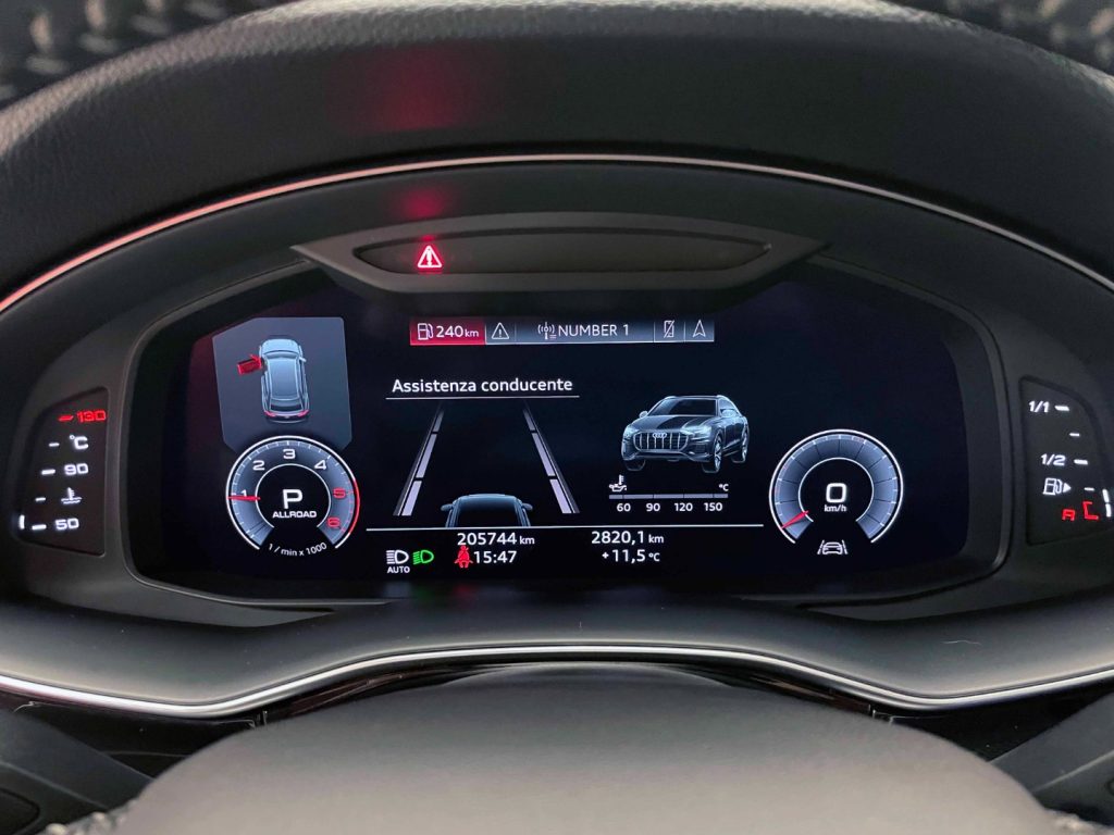 AUDI Q8 50 3.0 TDI MHEV S-LINE QUATTRO TIPTRONIC - 22