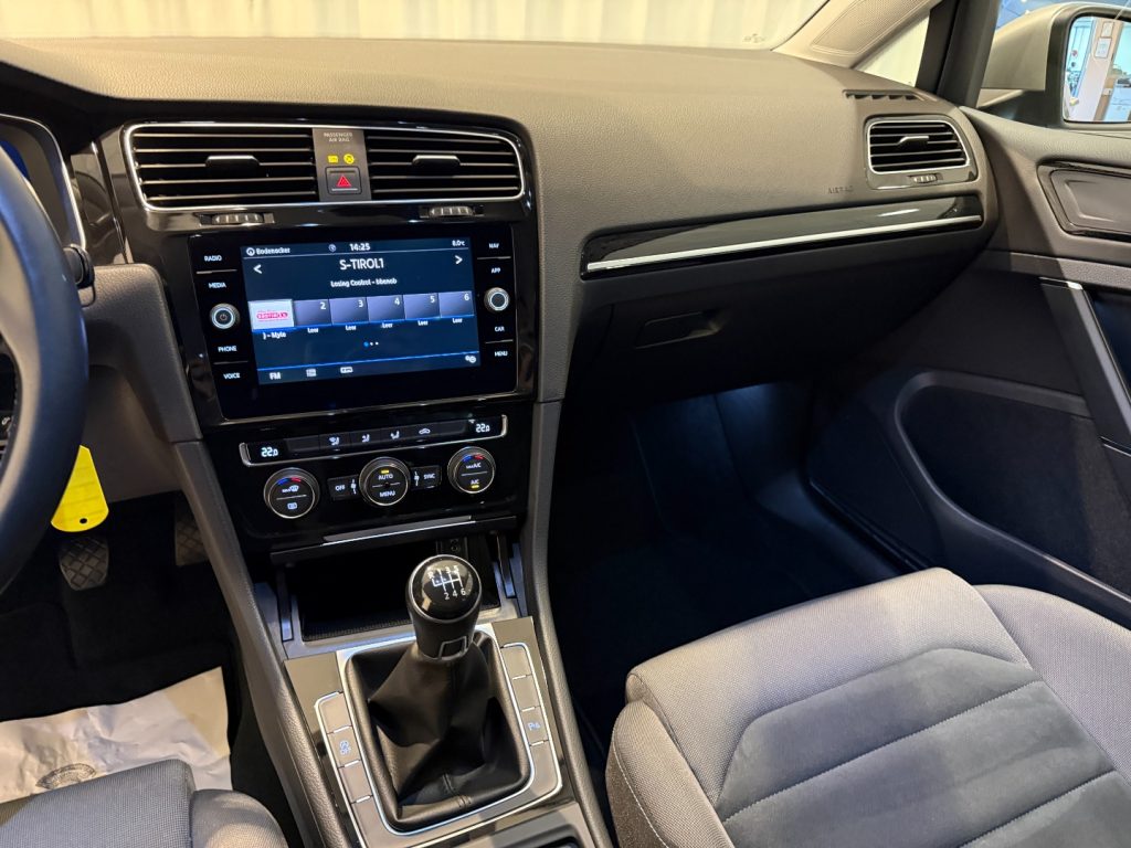 VOLKSWAGEN Golf 1.4 TSI Executive ACC Navi DAB+ Bluetooth - 8