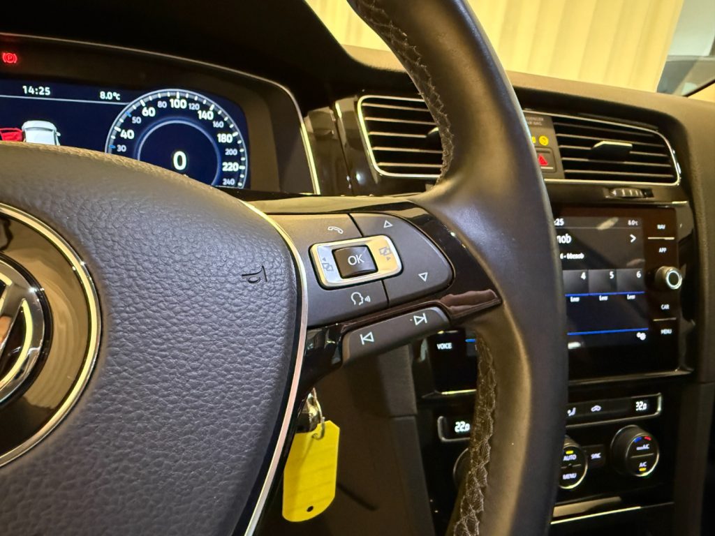 VOLKSWAGEN Golf 1.4 TSI Executive ACC Navi DAB+ Bluetooth - 11