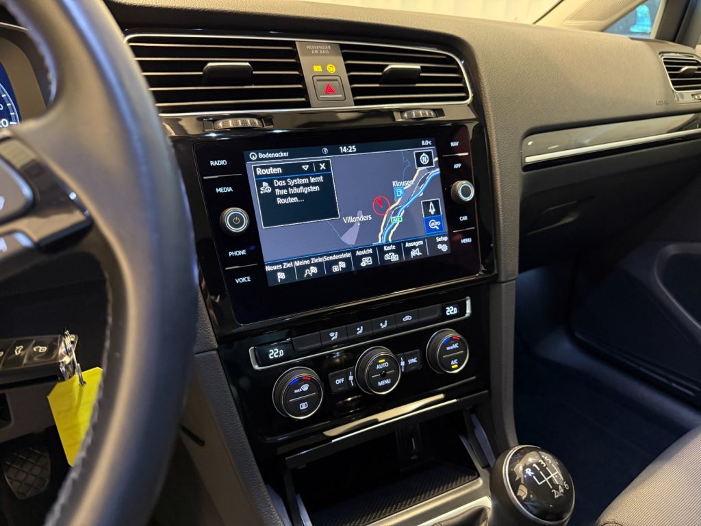 VOLKSWAGEN Golf 1.4 TSI Executive ACC Navi DAB+ Bluetooth - 13