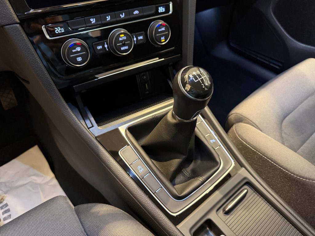 VOLKSWAGEN Golf 1.4 TSI Executive ACC Navi DAB+ Bluetooth - 16