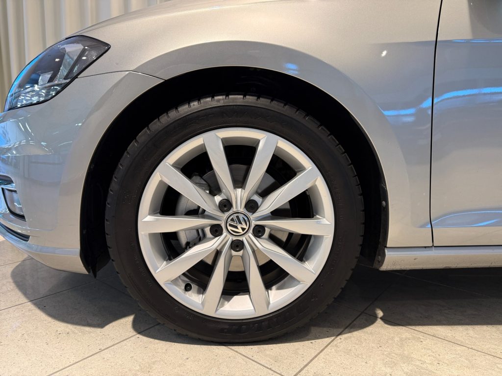 VOLKSWAGEN Golf 1.4 TSI Executive ACC Navi DAB+ Bluetooth - 17