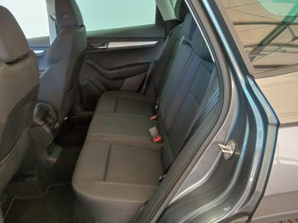 SKODA Karoq 2.0 TDI SCR 115 CV Executive - 8