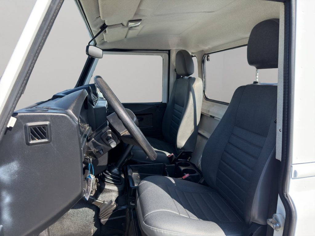 LAND ROVER Defender 2.2 TD4 110 PICK-UP - 7