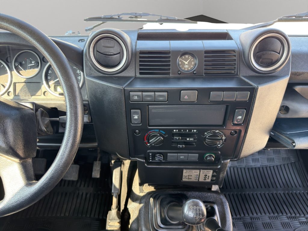 LAND ROVER Defender 2.2 TD4 110 PICK-UP - 12