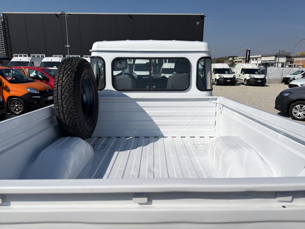 LAND ROVER Defender 2.2 TD4 110 PICK-UP - 14