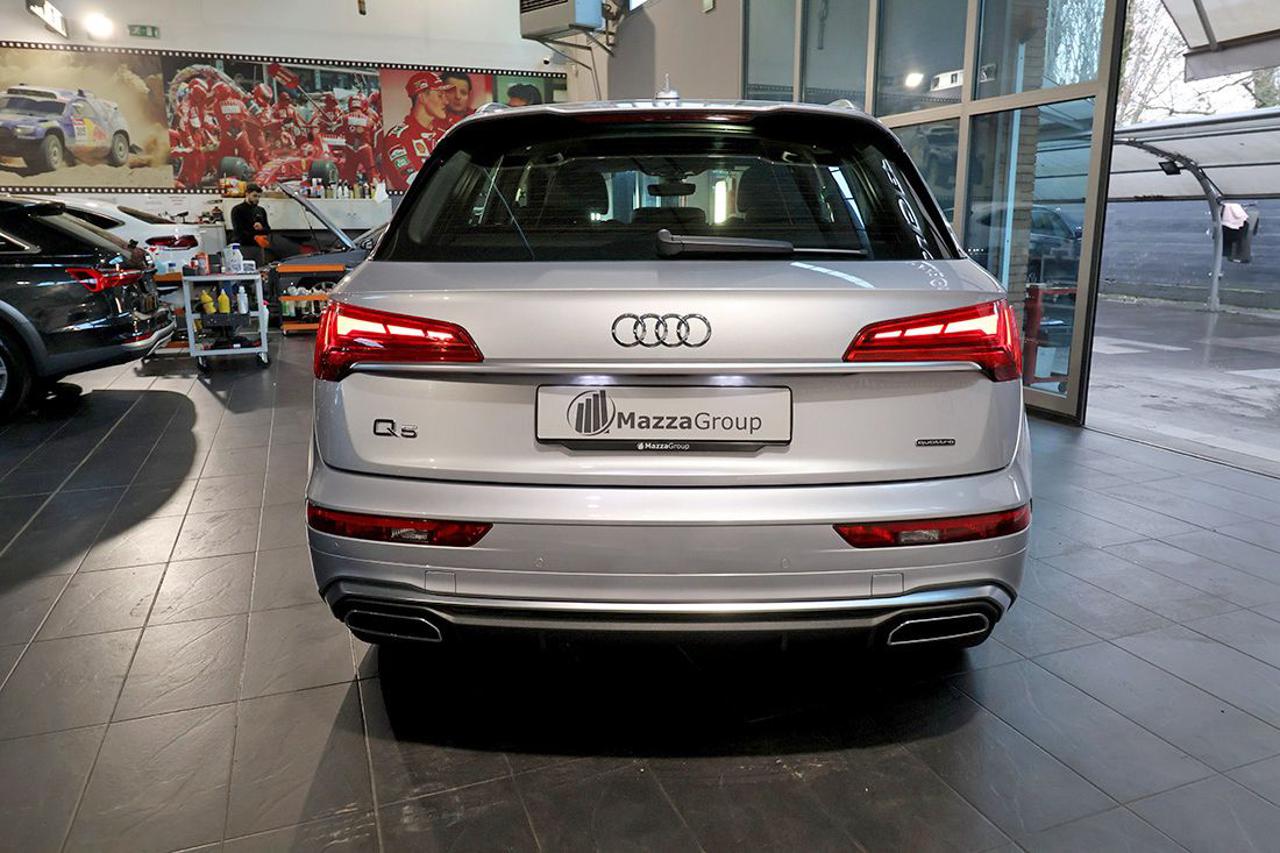 AUDI Q5 40 TDI Quattro S-Tronic S-Line Plus - 9