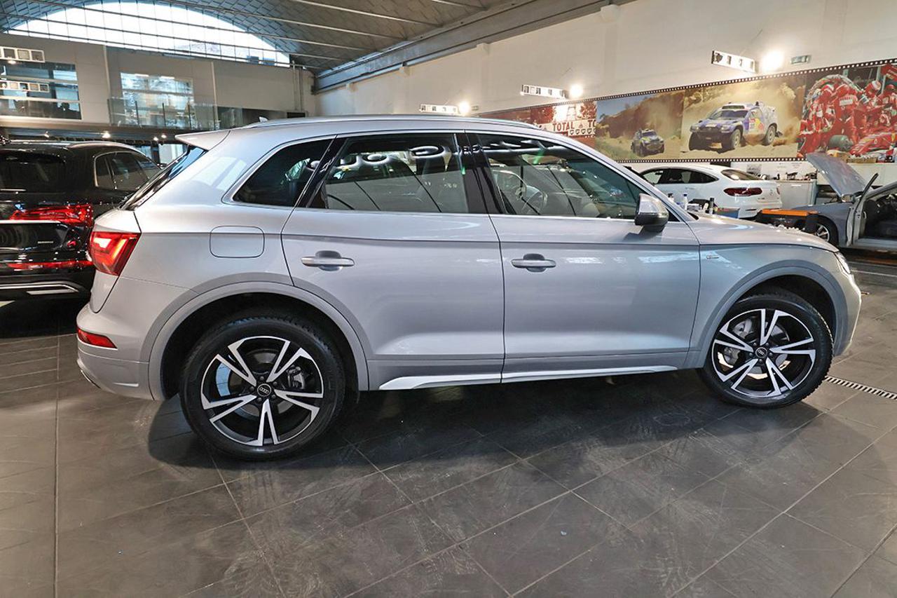 AUDI Q5 40 TDI Quattro S-Tronic S-Line Plus - 11