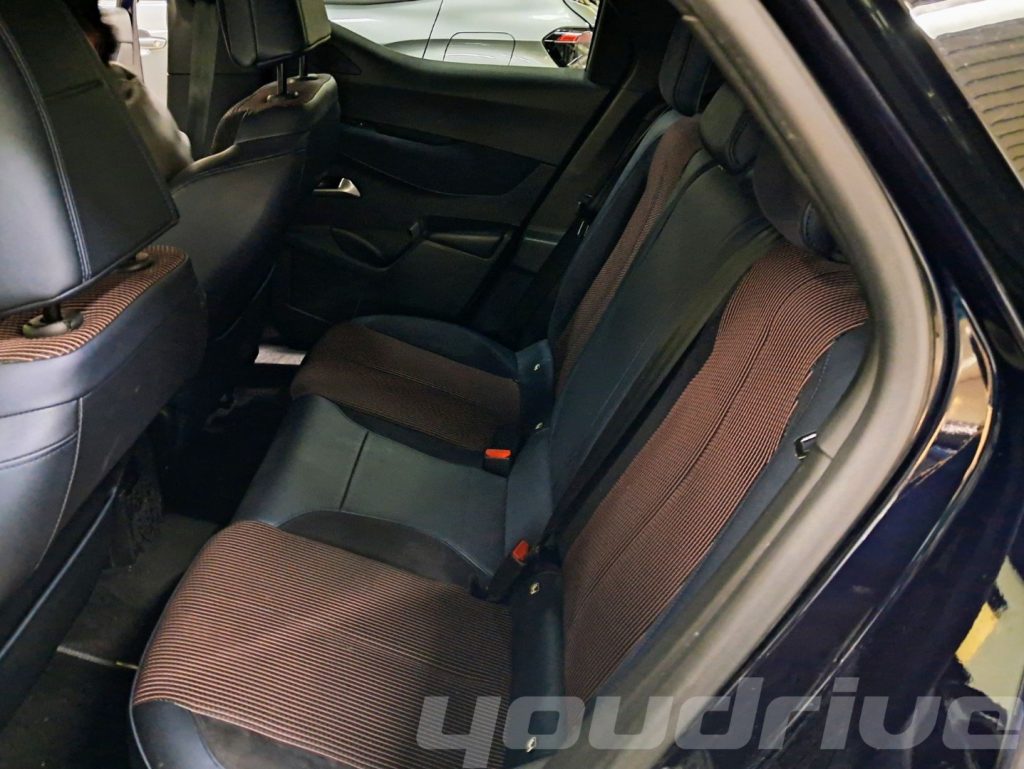 DS AUTOMOBILES DS 3 Crossback / BlueHDi 130 aut. Ines De La Fressange KM 98.200 - 9