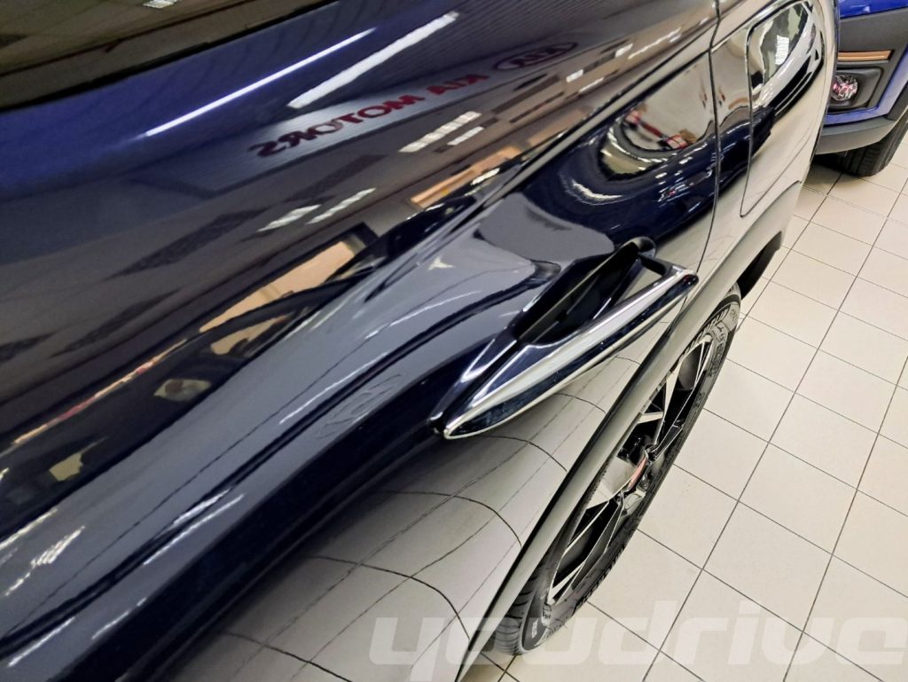 DS AUTOMOBILES DS 3 Crossback / BlueHDi 130 aut. Ines De La Fressange KM 98.200 - 17