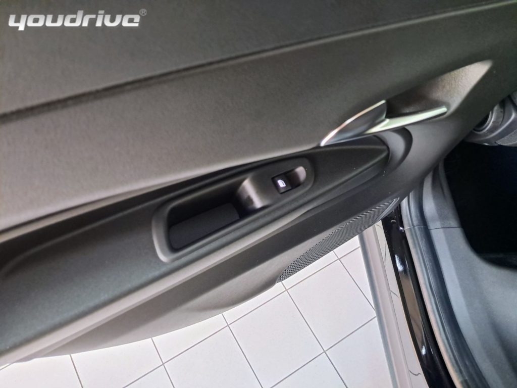 JEEP Avenger / 1.2 Turbo 100 CV Longitude KM0 - 18