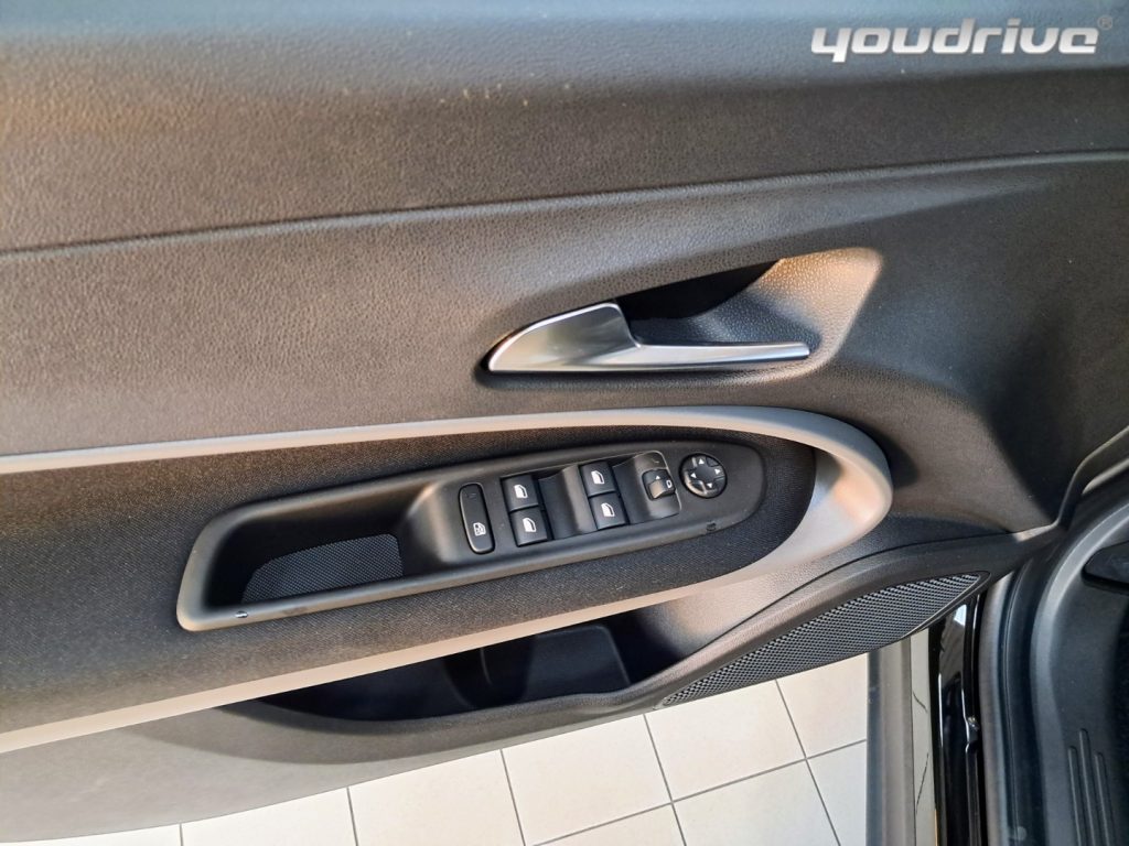 JEEP Avenger / 1.2 Turbo 100 CV Longitude KM0 - 17