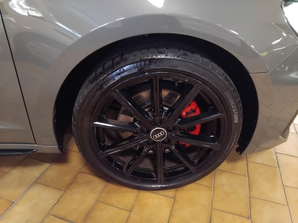 AUDI A1 SPORTBACK 40 TFSI S tr. Identity Black S line 18 - 15