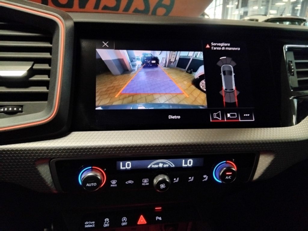 AUDI A1 SPORTBACK 40 TFSI S tr. Identity Black S line 18 - 20