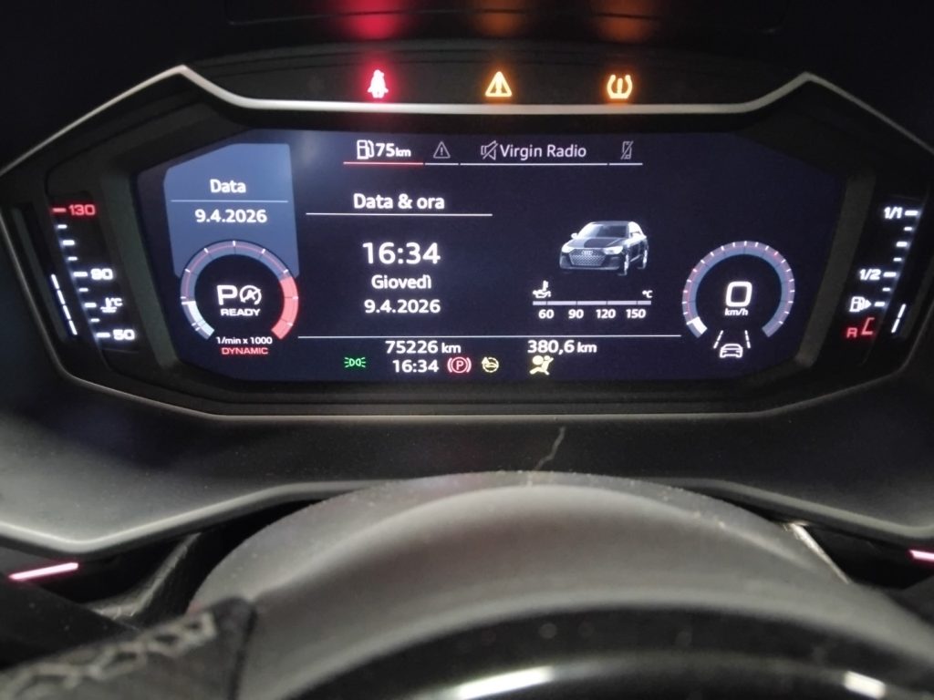 AUDI A1 SPORTBACK 40 TFSI S tr. Identity Black S line 18 - 23