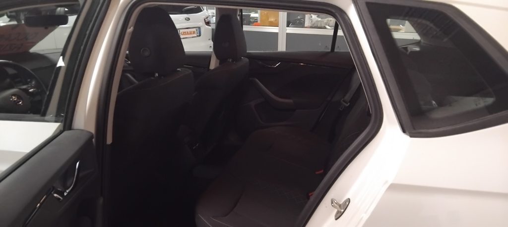 SKODA Kamiq 1.0 TSI 110 CV DSG Ambition - 7