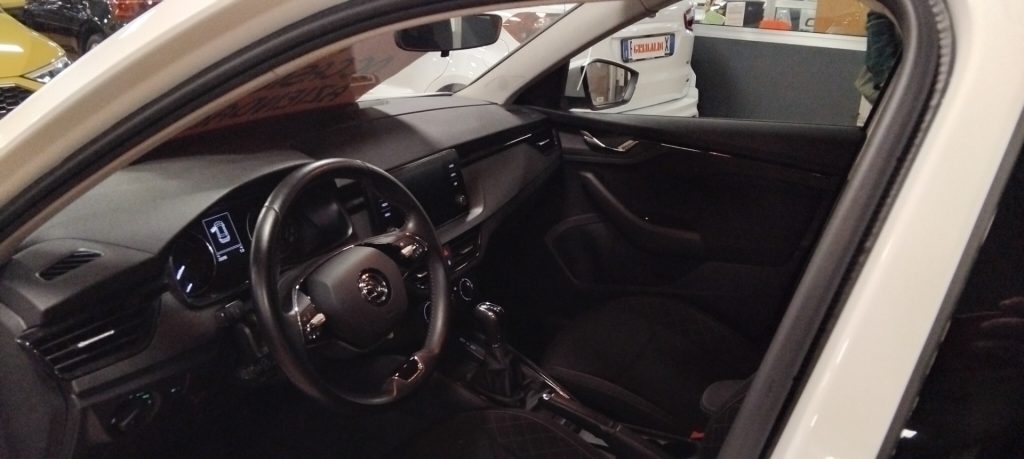 SKODA Kamiq 1.0 TSI 110 CV DSG Ambition - 14