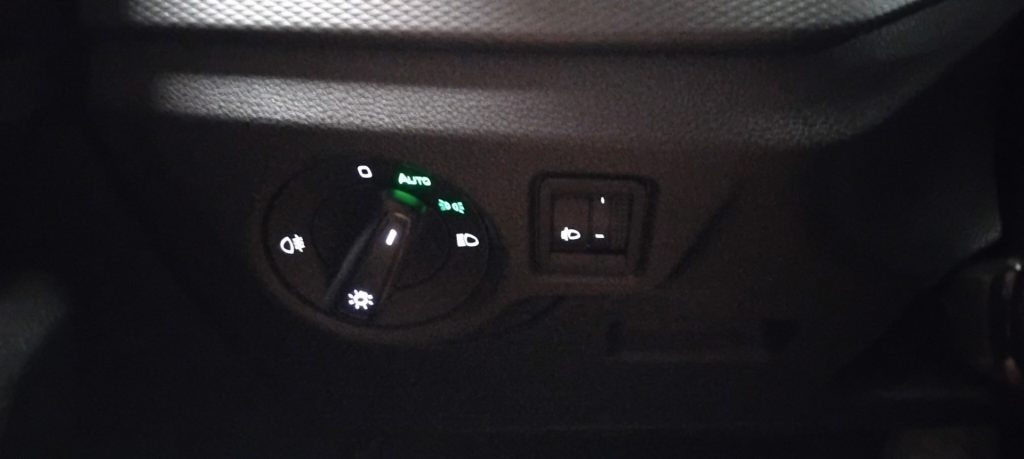 SKODA Kamiq 1.0 TSI 110 CV DSG Ambition - 25