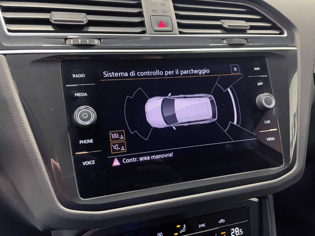 VOLKSWAGEN Tiguan 2.0 TDI 4MOTION DSG 150CV - IVA DEDUCIBILE - 25