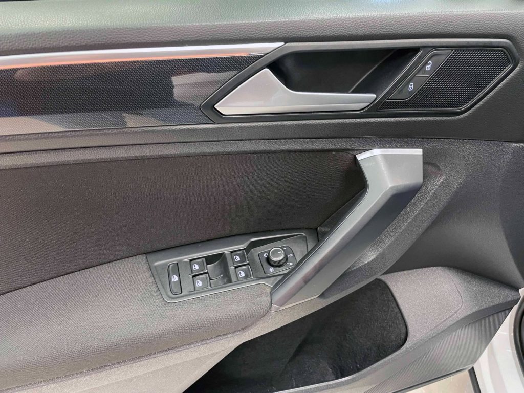 VOLKSWAGEN Tiguan 2.0 TDI 4MOTION DSG 150CV - IVA DEDUCIBILE - 40