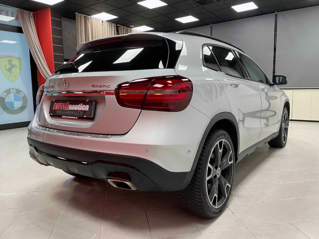 MERCEDES-BENZ GLA 220 PREMIUM 4MATIC AUTO - 10
