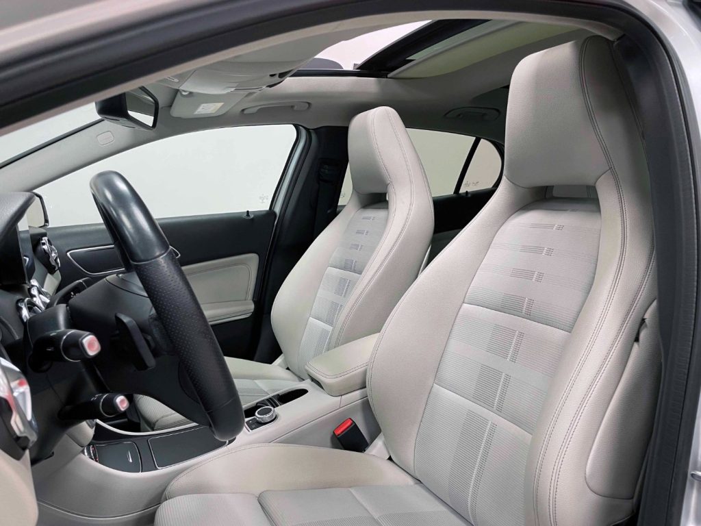 MERCEDES-BENZ GLA 220 PREMIUM 4MATIC AUTO - 21