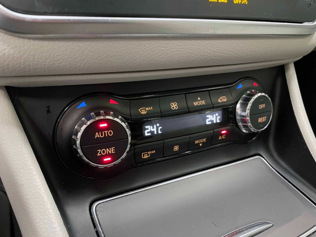 MERCEDES-BENZ GLA 220 PREMIUM 4MATIC AUTO - 25