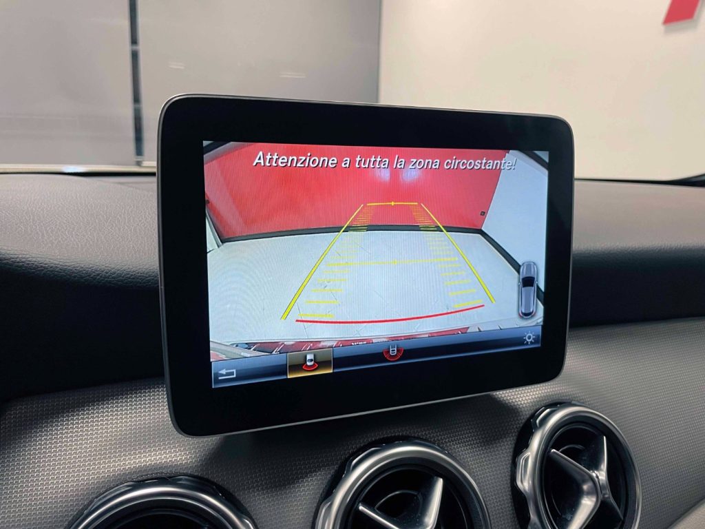 MERCEDES-BENZ GLA 220 PREMIUM 4MATIC AUTO - 27