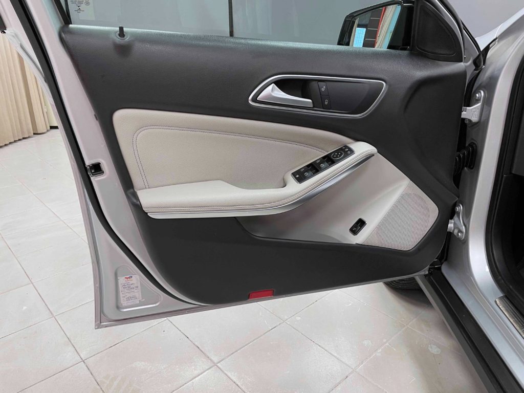 MERCEDES-BENZ GLA 220 PREMIUM 4MATIC AUTO - 40