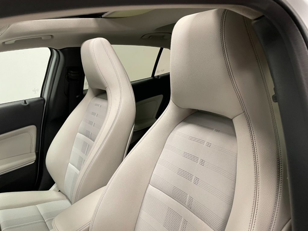 MERCEDES-BENZ GLA 220 PREMIUM 4MATIC AUTO - 41